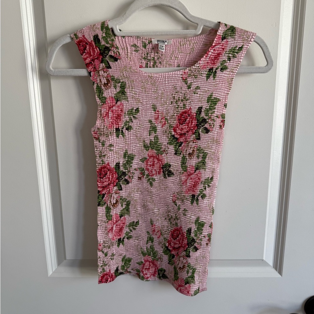 Nicola pink floral top Size S